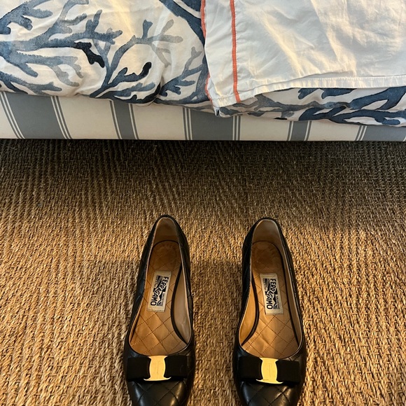 Excellent condition- Authentic Ferragamo Vara Quilted Heels in black - Picture 2 of 9